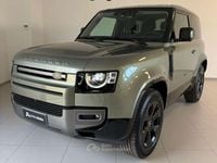 Usata Land Rover Defender SE Dynamic 200 CV (147 kW) 2025 Pangea green SUV