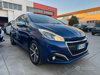Usata Peugeot 208 Allure 99 CV (72 kW) 2015 Blu Utilitaria