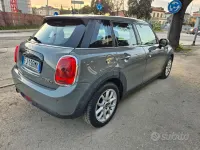 Usata Mini Cooper D Business 116 CV (85 kW) 2017 Grigio Utilitaria