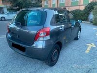 Second-hand Toyota Yaris Sol 90 CP (66 kW) 2011 Negru Hatchback