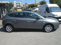 Usata Lancia Delta 120 CV (88 kW) 2011 Marrone Utilitaria
