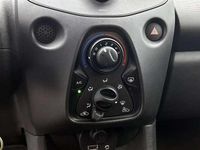Usata Toyota Aygo X-play 72 CV (52 kW) 2019 Bianco Utilitaria