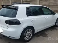 Usata VW Golf VI 105 CV (77 kW) 2010 Bianco Utilitaria