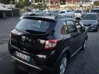 Usata Dacia Sandero Stepway 90 CV (66 kW) 2016 Nero Berlina