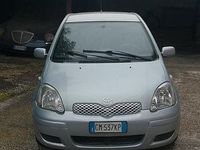 Usata Toyota Yaris 75 CV (55 kW) 2003 Grigio Berlina
