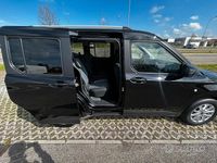 Usata Ford Tourneo Courier Titanium 125 CV (91 kW) 2025 Nero Monovolume