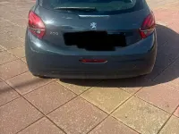 Usata Peugeot 208 Allure 82 CV (60 kW) 2018 Grigio Utilitaria