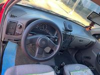 Usata VW Caddy 64 CV (47 kW) 2000 Rosso Monovolume