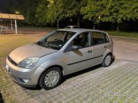 Usata Ford Fiesta 68 CV (50 kW) 2004 Grigio Utilitaria