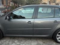 Usado VW Golf IV 100 CV (73 kW) 2005 Gris Utilitario