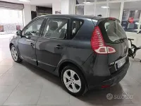 Usata Renault Scénic III Dynamique 110 CV (80 kW) 2010 Giallo Monovolume