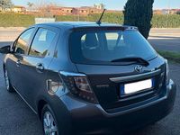 Usata Toyota Yaris 2012 Grigio Utilitaria