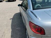 Begagnad Peugeot 206 109 HK (80 kW) 2005 Grå Cab