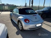 Usata VW New Beetle Cabriolet 105 CV (77 kW) 2008 Grigio Cabrio