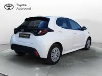Usata Toyota Yaris Hybrid Active 116 CV (85 kW) 2022 Bianco Berlina