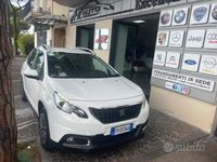 Usata Peugeot 2008 Active 100 CV (73 kW) 2017 Bianco SUV