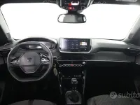 Usata Peugeot 2008 Allure 101 CV (74 kW) 2024 Grigio artense SUV