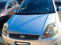 Usata Ford Fiesta 2006 Grigio Berlina