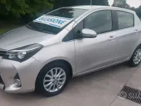 Usata Toyota Yaris Lounge 69 CV (50 kW) 2015 Grigio Utilitaria