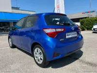 Usata Toyota Yaris Hybrid Active 101 CV (74 kW) 2019 Blu/azzurro Berlina