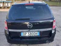 Usata Opel Astra Cosmo 125 CV (91 kW) 2008 Nero Station wagon