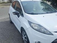 Usata Ford Fiesta 68 CV (50 kW) 2009 Bianco Utilitaria