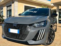 Usata Peugeot 208 Allure 101 CV (74 kW) 2024 Grigio Utilitaria