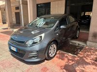 Usata Kia Rio Active 75 CV (55 kW) 2016 Grigio Utilitaria