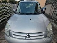 usata Citroën Berlingo con GANCIO DI TRAINO