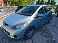 Usata Mazda 2 75 CV (55 kW) 2010 Blu Utilitaria
