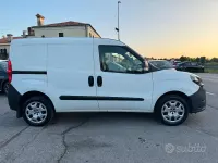 Usado Fiat Doblò Easy 120 HP (88 kW) 2021 Branco Monovolume