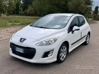 Usata Peugeot 308 Premium 98 CV (72 kW) 2011 Other Berlina