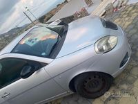 Usado Lancia Ypsilon 75 HP (55 kW) 2011 Prateado Citadino