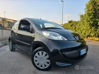 Usata Peugeot 107 54 CV (39 kW) 2006 Nero Utilitaria