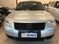 Usata VW Passat Highline 130 CV (95 kW) 2004 Grigio Berlina