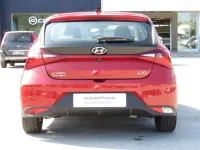 Usata Hyundai i20 82 CV (60 kW) 2023 Dragon red Utilitaria