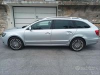 Usata Skoda Superb LAURIN & KLEMENT 170 CV (125 kW) 2013 Grigio Station wagon