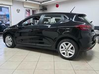 Begagnad Renault Clio V Business 101 HK (74 kW) 2022 Svart Sedan