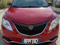 Usata Lancia Ypsilon 69 CV (50 kW) 2019 Rosso Utilitaria