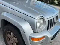 Usado Jeep Cherokee 150 CV (110 kW) 2003 Gris SUV