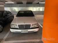 Usata Mercedes C180 122 CV (89 kW) 1995 Bianco Berlina