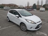 Usata Ford Fiesta 96 CV (70 kW) 2009 Bianco Berlina