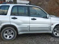 Usata Suzuki Vitara 109 CV (80 kW) 2004 Grigio SUV