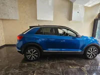 Usata VW T-Roc Style 116 CV (85 kW) 2018 Bluazzurro SUV