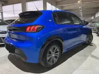 Usata Peugeot e-208 Allure 56 kW (77 CV) 2020 Blu Utilitaria