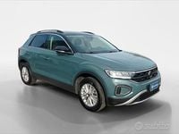 Usata VW T-Roc Life 110 CV (80 kW) 2023 Blu SUV