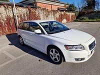 Usata Volvo V50 Momentum 109 CV (80 kW) 2012 Bianco Station wagon