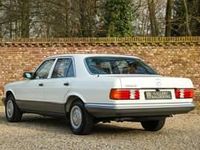 Begagnad Mercedes 280 156 HK (114 kW) 1988 Vit Sedan