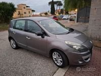 Usata Renault Scénic III 110 CV (80 kW) 2011 Grigio Monovolume