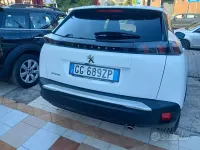 Usata Peugeot 2008 Allure 110 CV (80 kW) 2021 Bianco SUV